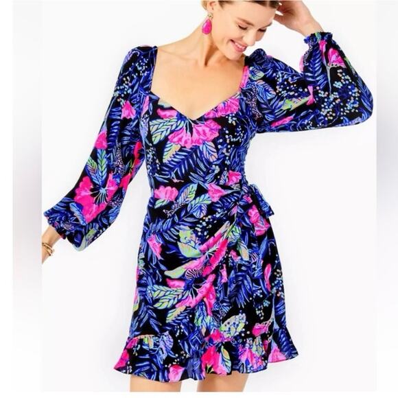 Lilly Pulitzer Lila Long Sleeve Dress in Onyx Earned Stripes - Picture 4 of 4